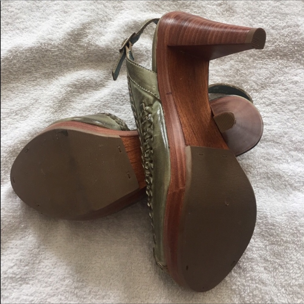 *NEW* - Chocolat Slingback Detailed Leather Heals